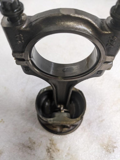 PORSCHE 996/911 CONNECTING PISTON RODS 9961031028R #4 USED 996BGL2T2