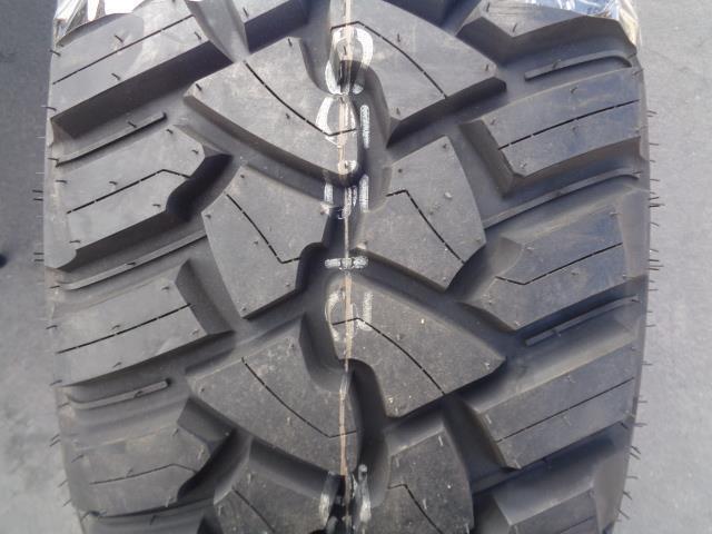 1 FURY COUNTRY HUNTER M/T 2   LT 35 12.50 R22 117Q LRE 10PLY BSW  TIRE SU16