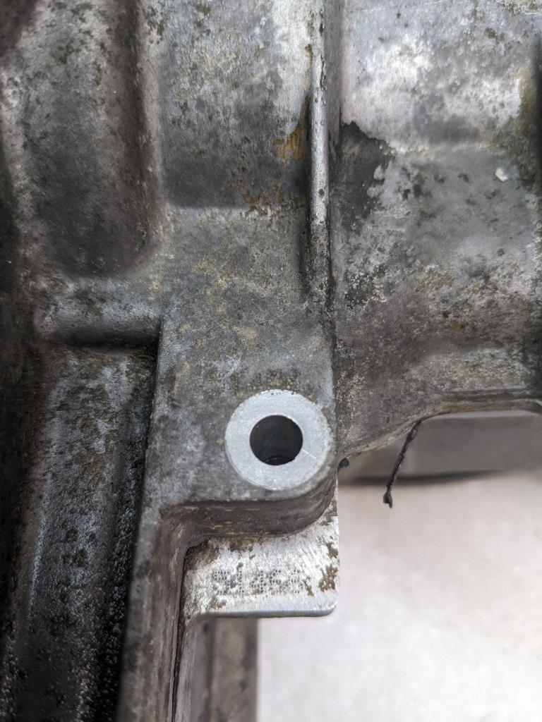 PORSCHE 911/996 CYLINDER HEAD ASSEMBLY W COVER 9961046710R #3 SR:5146 996BGL2