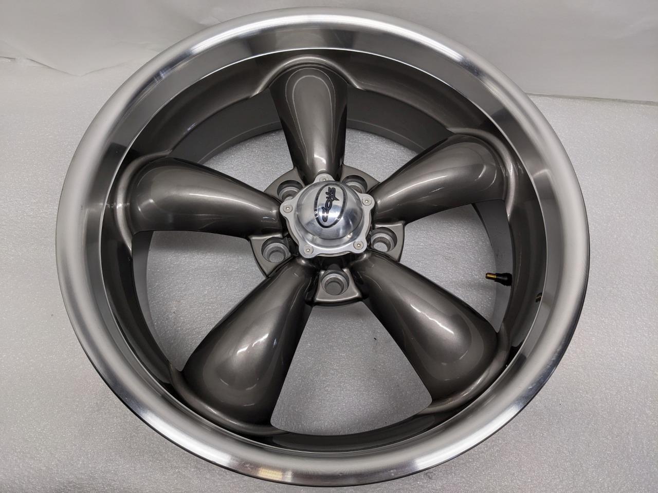 1 COYS 529-8761GM-42 Wheel Gun Metal 18x7 ET+5 Chevy Impala 1958-1963 NEW WR