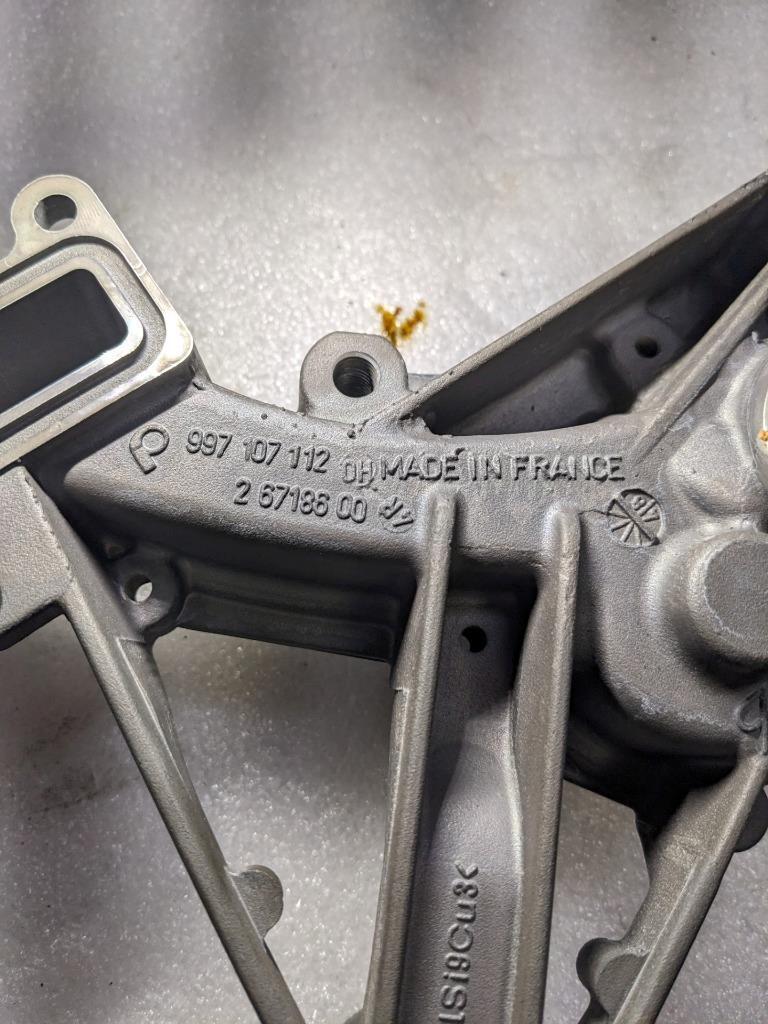 PORSCHE 911 BOXSTER ENGINE OIL PUMP 9971072112 USED 996B.G.L.