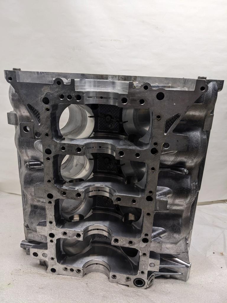 PORSCHE BARE ENGINE CASE FOR 03-10 CAYENNE 9PA 4.5L V8 USED I1