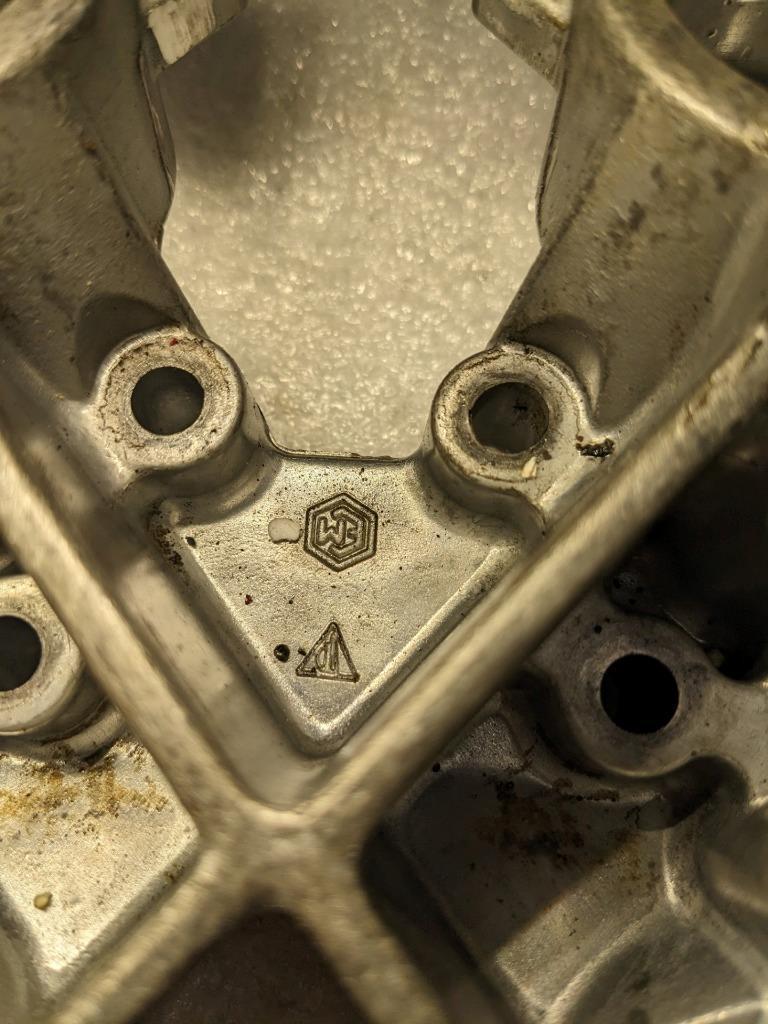 PORSCHE 911 996 98-05 TAPPET HOUSING CAMSHAFT 9961041058R USED 996B.G.L.