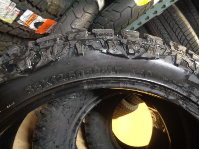 1 VENOM POWER TERRA HUNTER R/T + LT 35 12.5 24 116Q LRF 12PLY TIRE TVPRT21 SU7