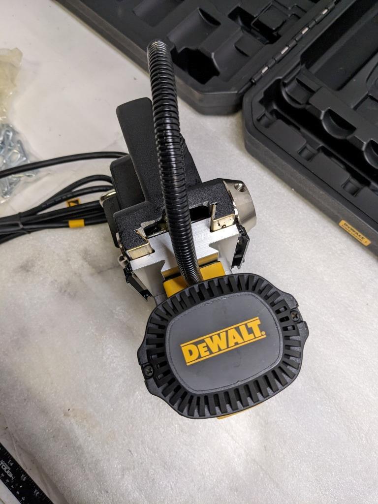 DEWALT DWE1622K MAGNETIC DRILL PRESS VAR SPEED 300-450RPM ELECTRO 120VAC NEW R31