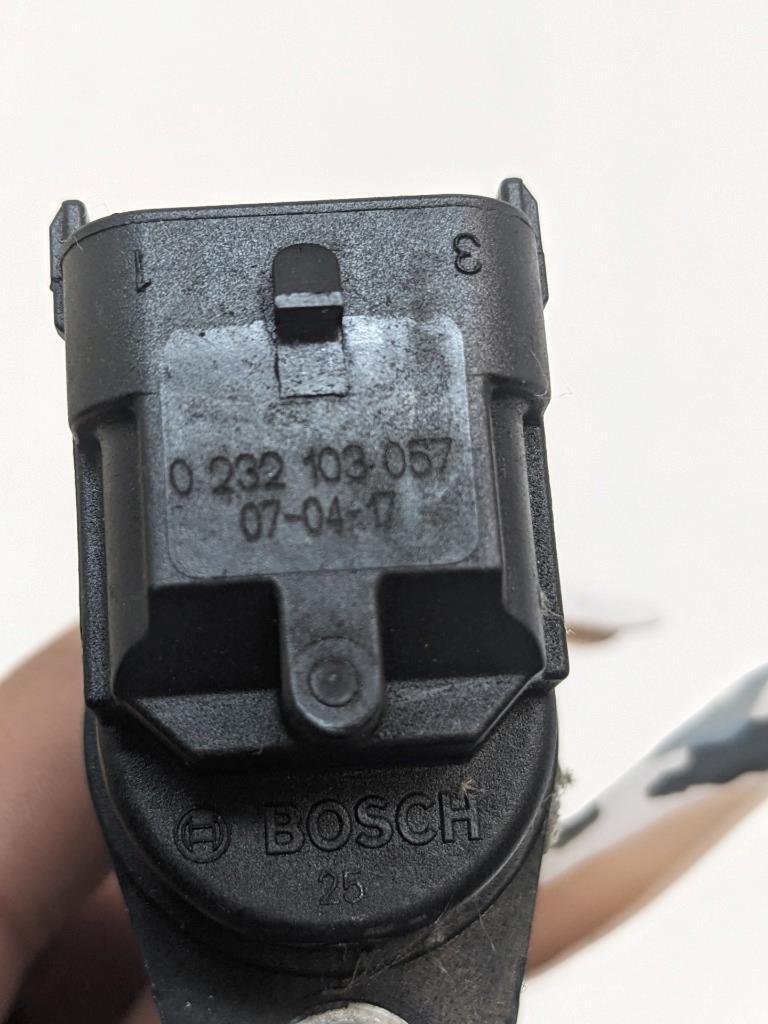 PORSCHE 911/996 PULSE CAMSHAFT CAM POSITION SENSOR 232103057 USED 996BGL2T2