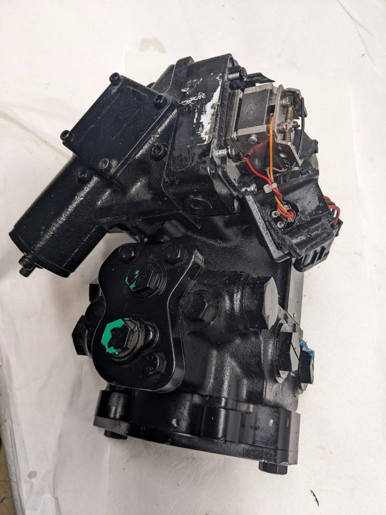 DANFOSS M46-20954 HYDRAULIC PUMP W/ DAMAGED PRESSURE CONTROL PILOT NEW H1