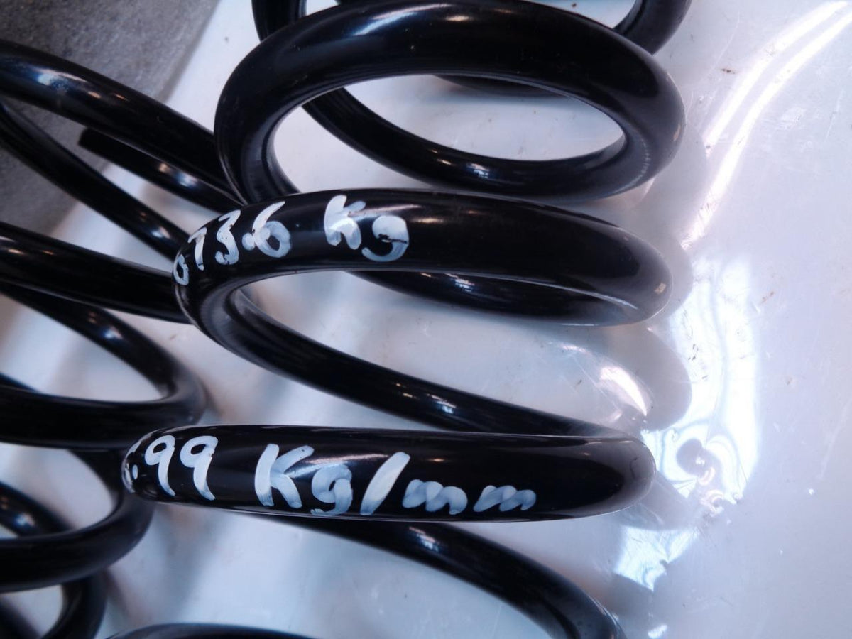 USED FRONT COIL SPRINGS FOR PORSCHE MACAN 2019-2020 95B-411-106-J-504 R24T4