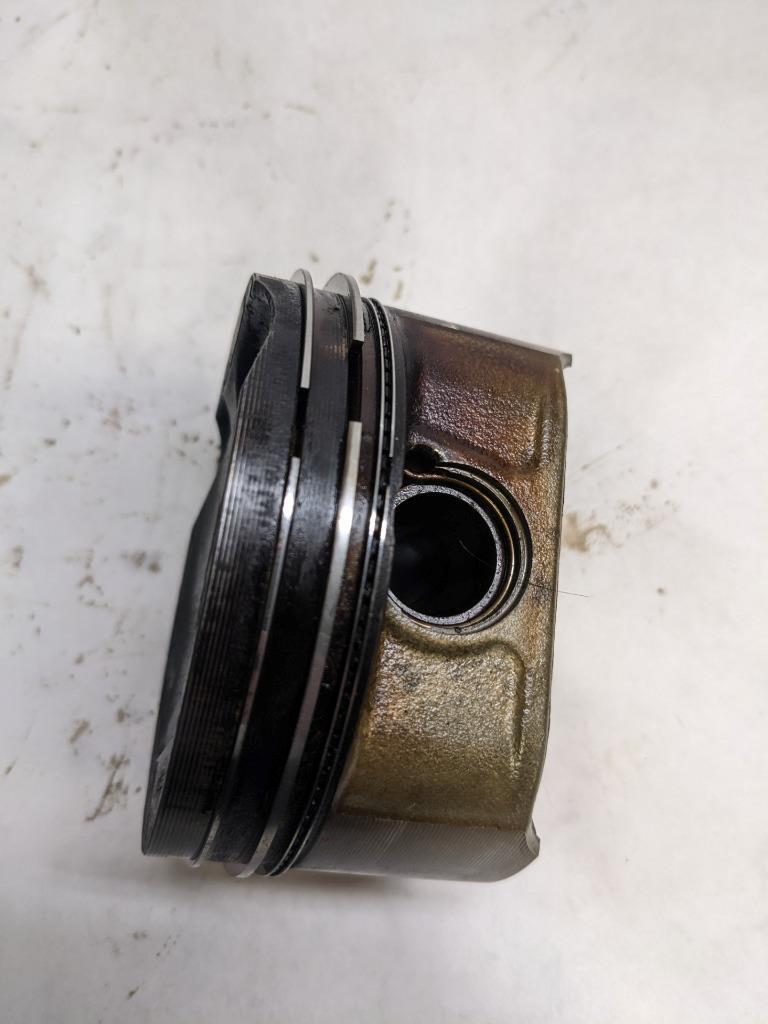 PORSCHE BOXSTER 987 05-08 PISTON CYLINDER (1) 09309481 USED 996G.L