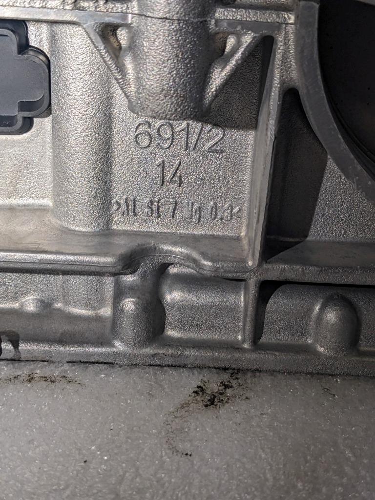 PORSCHE MACAN 2016 3.0 PETROL ENGINE BLOCK 9461011137R USED I2