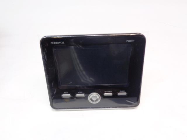 NEW AUDIOVOX 7 IN. WIDESCREEN PORTABLE DVD PLAYER BLACK DFL710 R17