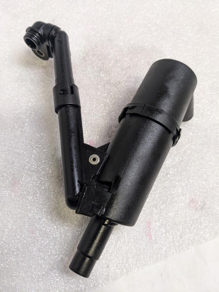 PORSCHE 911 996 ENGINE OIL SEPERATOR 1999-2000 PORSCHE 99610708054  USED 996BGL