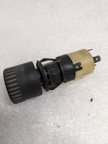 PORSCHE 92861310701 HELLA REAR WINDOW DEFROST SWITCH FOR 87-91 928 USED R20T7
