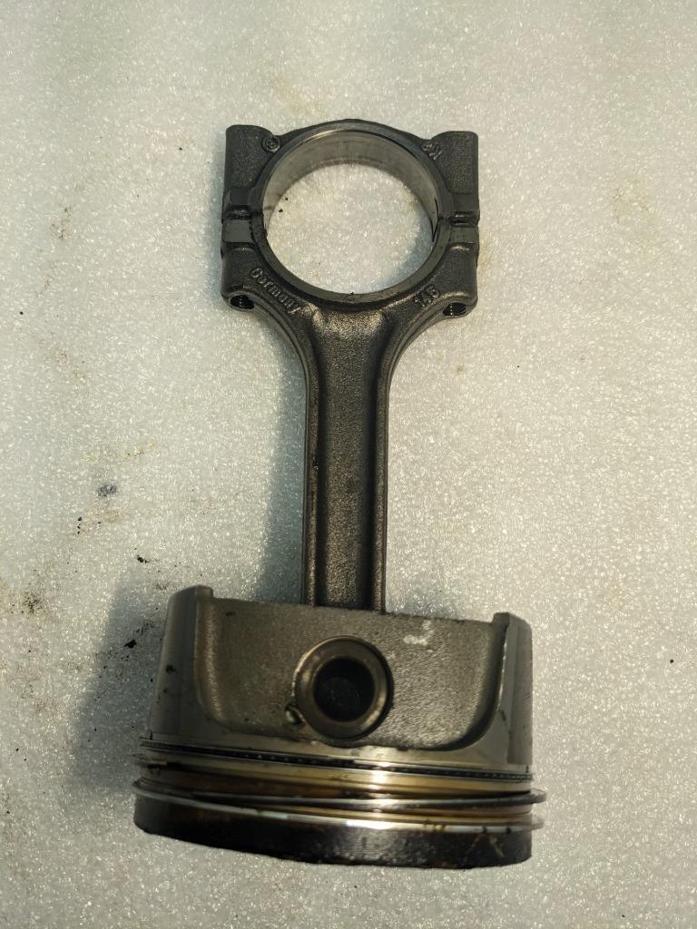 PORSCHE 986 BOXSTER 2.7L PISTON W/CONNECTING ROD #6 9961031028R USED 996GL2T1