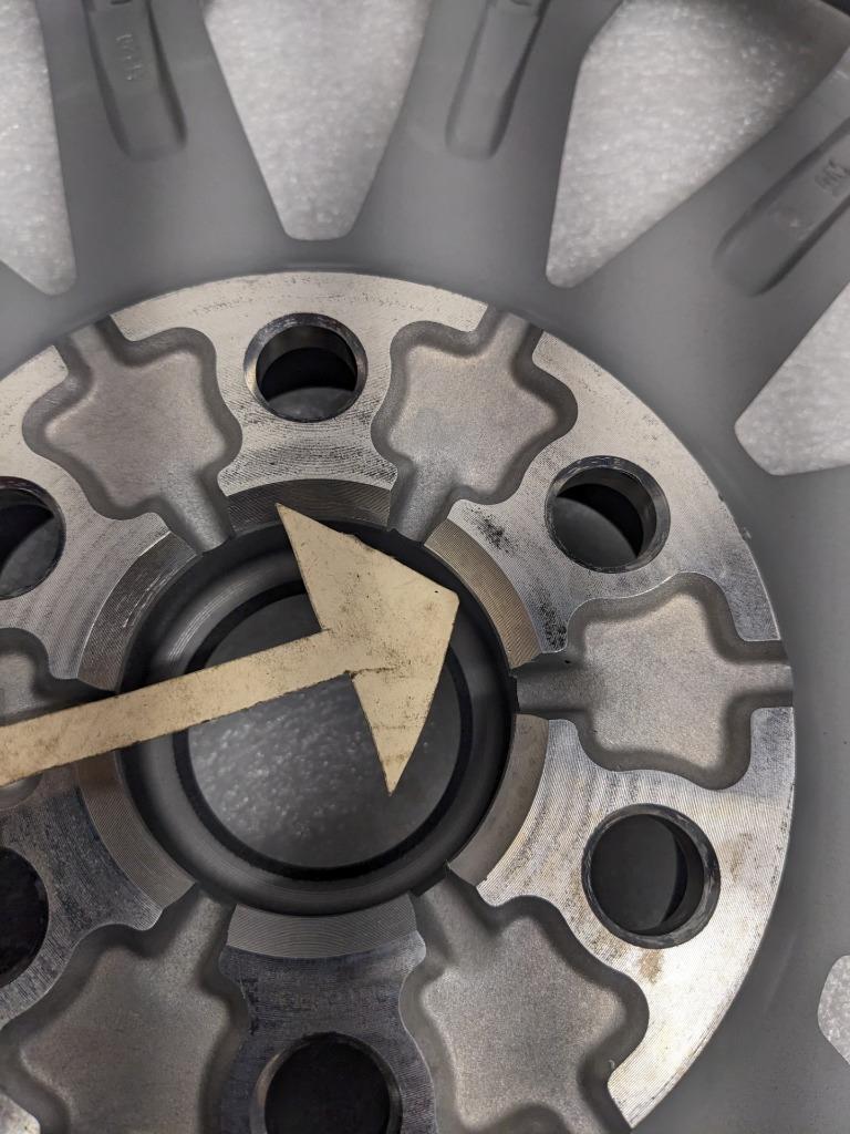 20x8 Chevrolet Traverse 2022-23 Machined Charcoal Wheel Rim 84353724