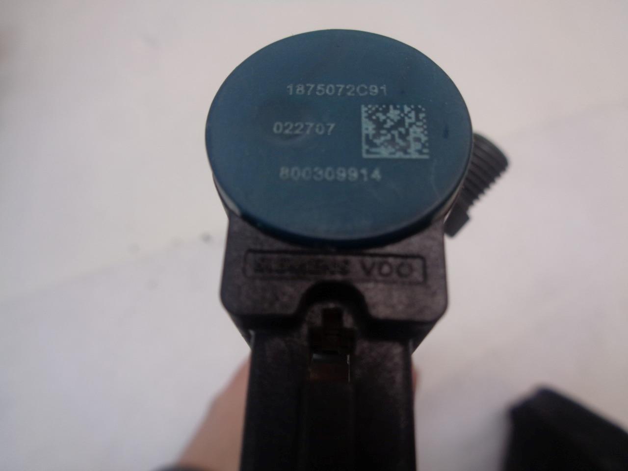 NEW SIEMENS VDO 1975072C91 FUEL INJECTORS R13