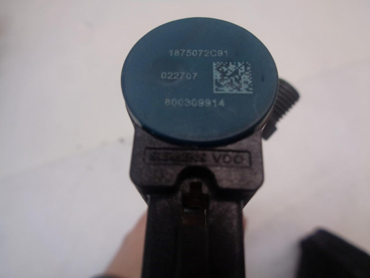 NEW SIEMENS VDO 1975072C91 FUEL INJECTORS R13