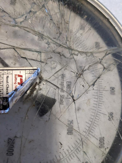 ITH PRESSURE GADGE  (EN837-1) BROKEN R22