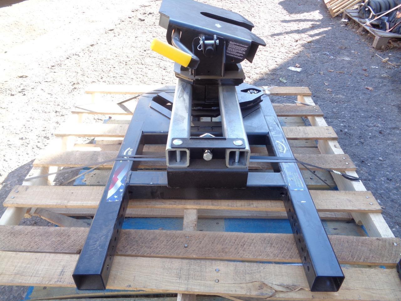 PULLRITE #2900 ISR 20Klbs SUPERGLIDE FIFTH WHEEL HITCH for SHORT BED TRUCKS