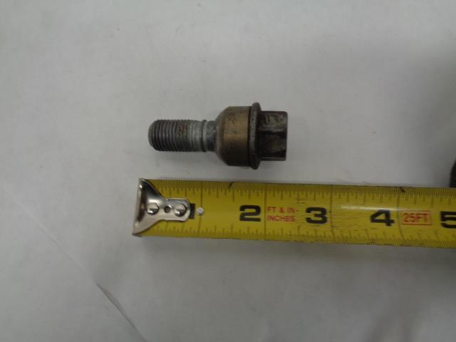 Used 911 PORSCHE 2 1/4"L 1/2"W LUG NUT 20 PIECE SET R25T6