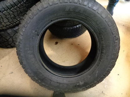 RADAR RENEGADE A/T 5 BSW P 265 65 17 112T SL TIRE RZD0115 CQ1