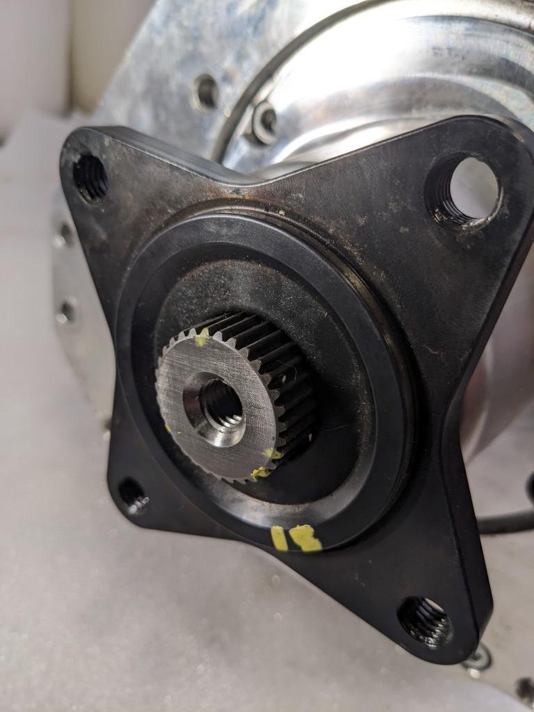 BERT HEAVY DUTY STAINLESS STEEL TRANSMISSSION B6192 P1060773 31-SPLINE USED B2