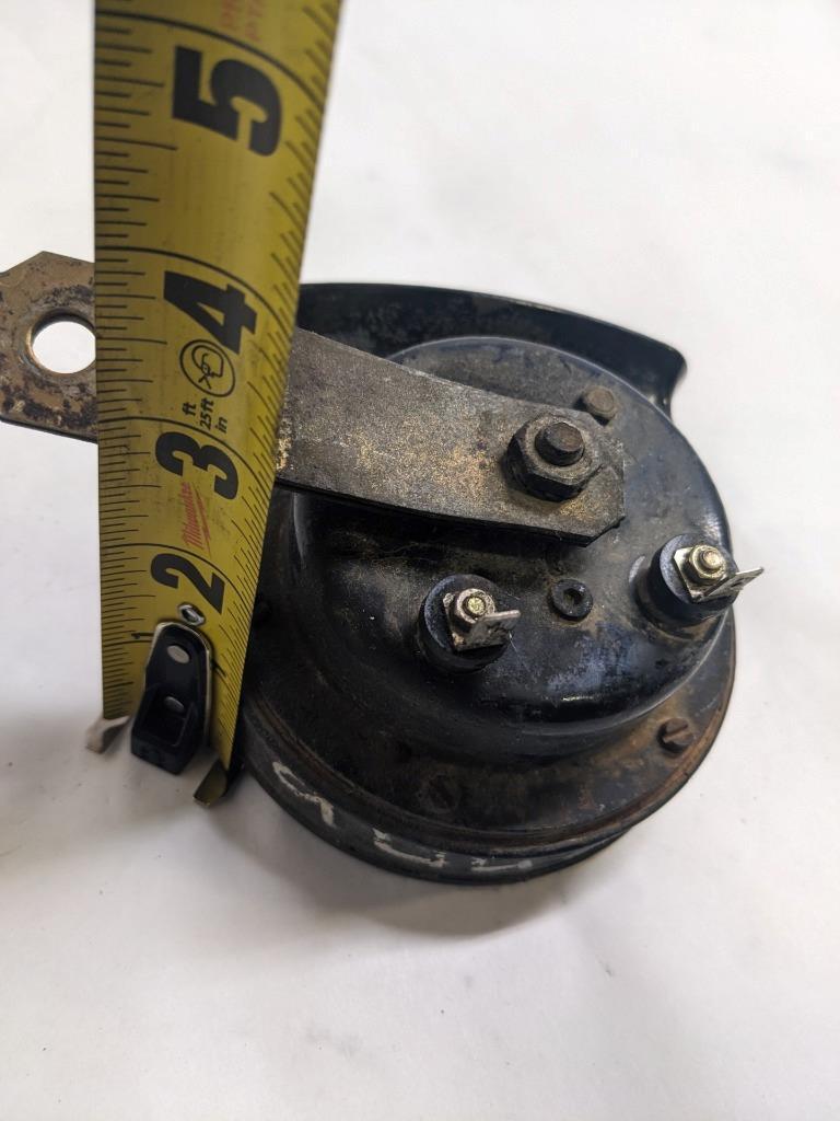 PORSCHE 84-91 944 LOW PITCH TONE ELECTRIC HORN SIREN MIXO TR129  USED R21T2