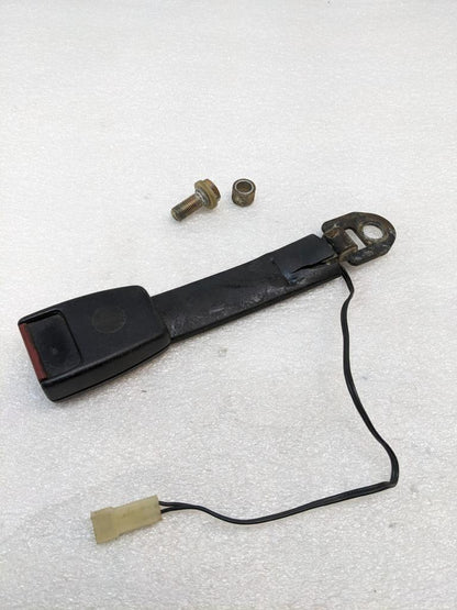 PORSCHE 92880318306 LEFT SEAT BELT BUCKLE FOR 1974-1985 PORSCHE 928 USED R25T7