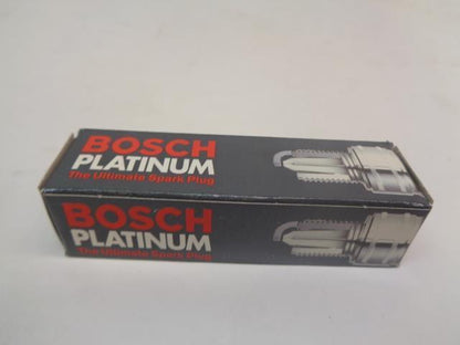 BRAND NEW BOSCH PLATINUM CHEVY GMC FORD SPARK PLUG 4 PACK 4212 R13T3