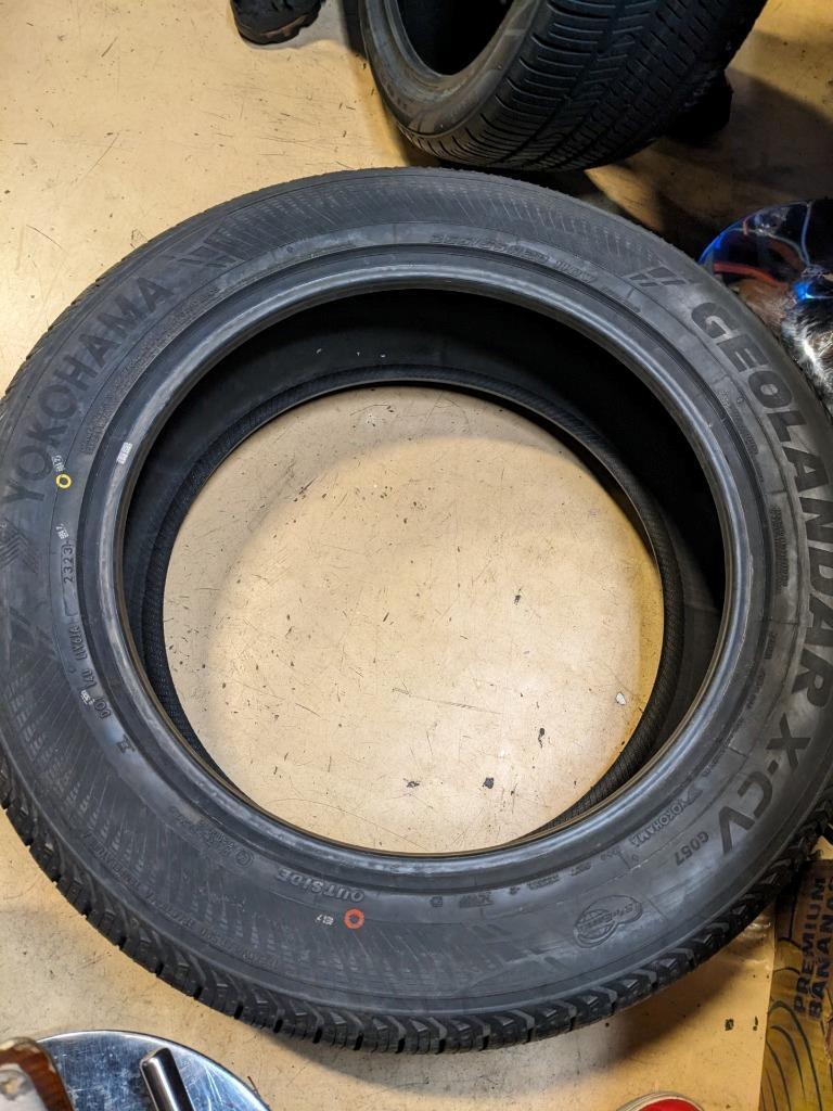 YOKOHAMA GEOLANDAR X-CV P 255 55 20 110W XL TIRE 110157011