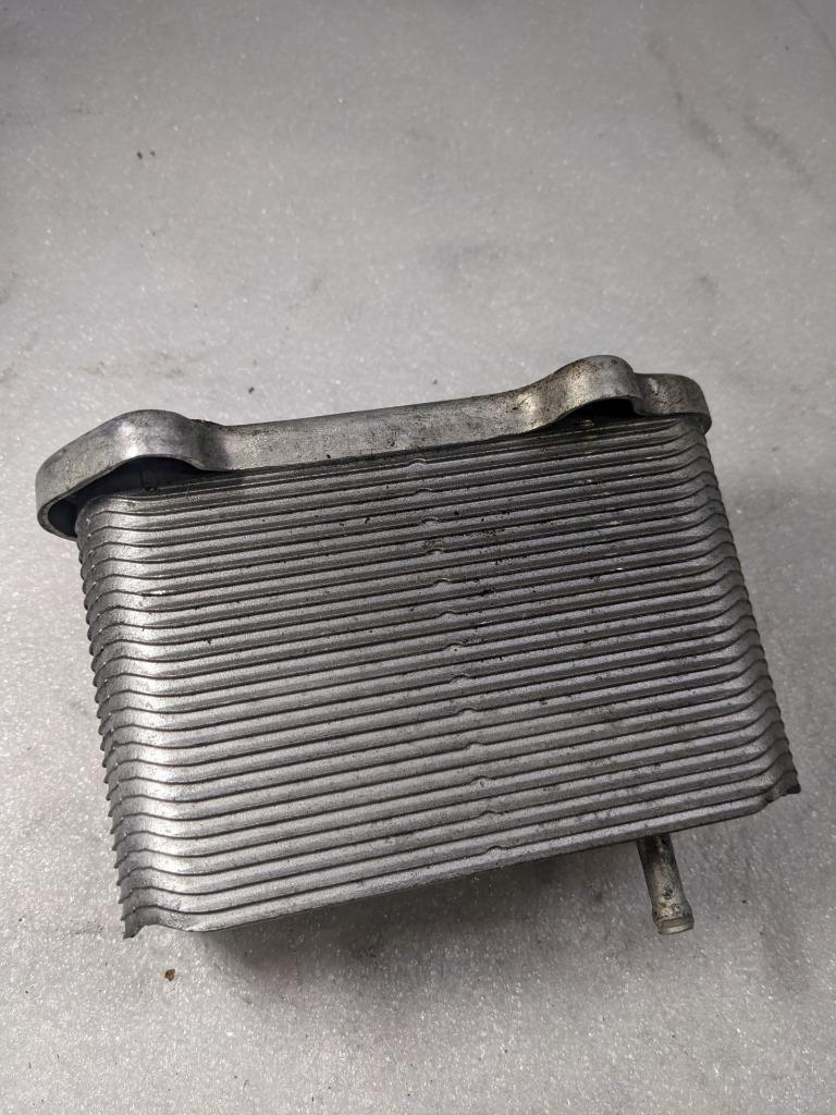 PORSCHE 911 OIL COOLER/RESERVIOR 99610702557 USED 996B.G.L.