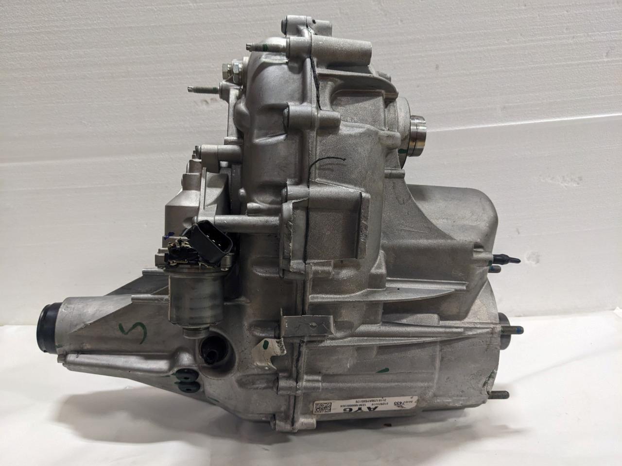 GM Transfer Case 84467435 Chevy Avalanche, Cadillac Escalade NEW DAMAGED BSRG3