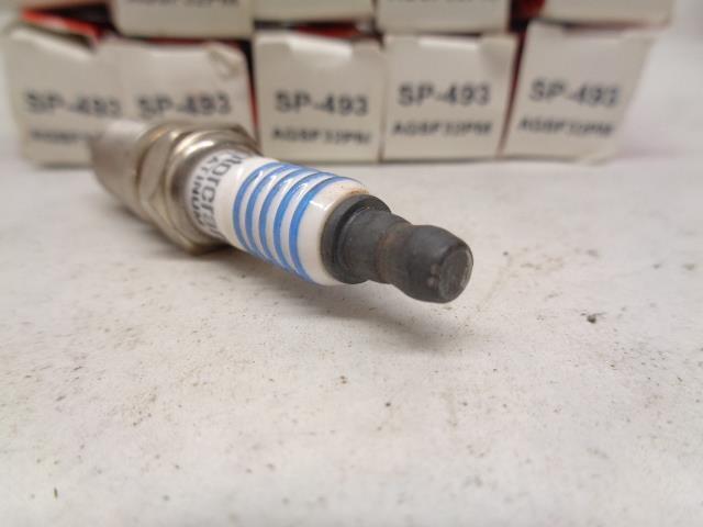 NEW MOTORCRAFT PLATINUM SPARK PLUG FOR CADILLAC 10 PACK SP-493 R13T1