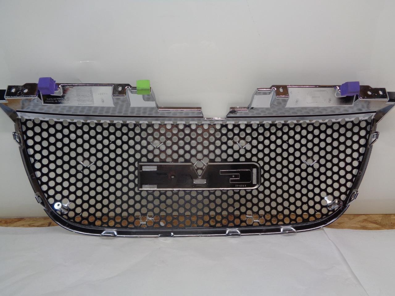 New GMC Yukon 07-13 Chrome Round Punch Hole Grille 25-3522 R18