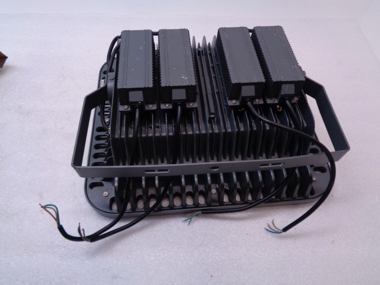 DAMAGED PROJECT-LIGHT LAMP / FLOOD LIGHT 200W SR