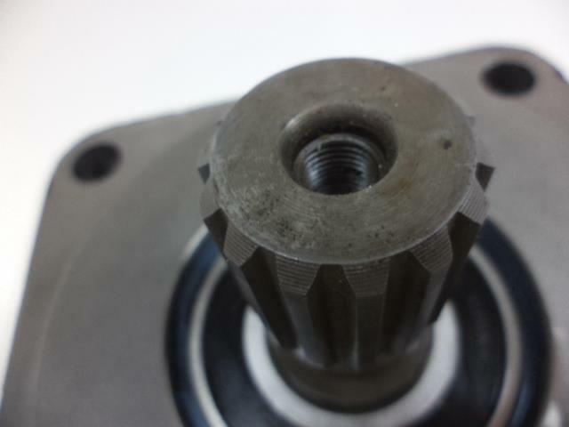 NEW CASE AGRICULTURE PARKER HYDRAULIC MOTOR GEAR PUMP 00409411 4BOLT FLNG 14 SPL