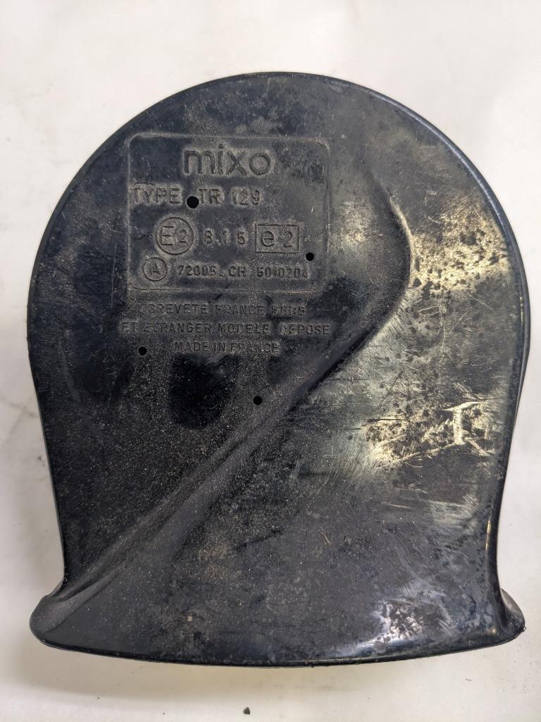 PORSCHE 84-91 944 LOW PITCH TONE ELECTRIC HORN SIREN MIXO TR129 #4 USED R21T2