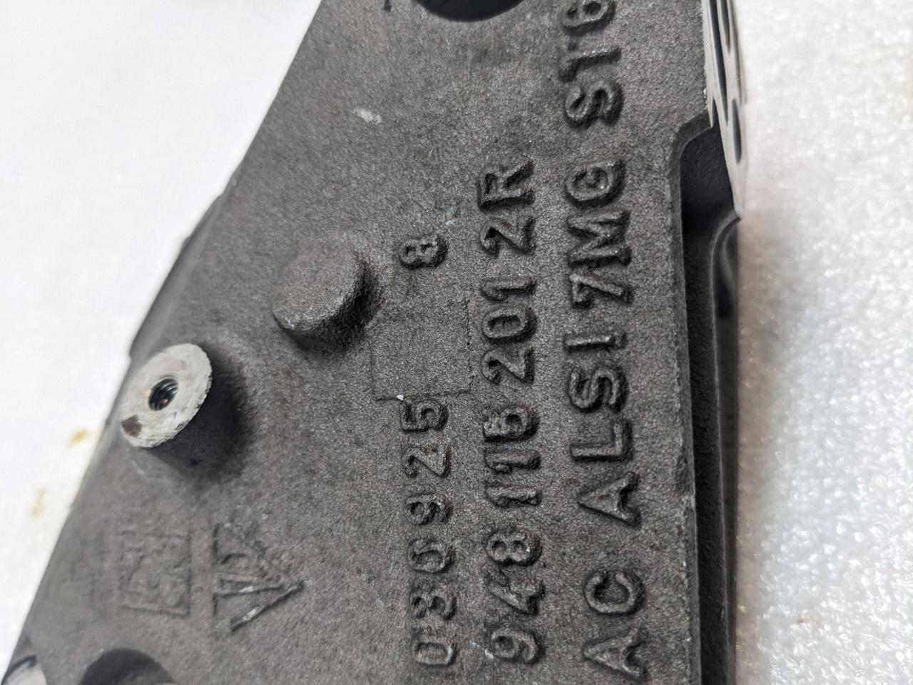 PORSCHE CAYENNE ENGINE HOLDER RIGHT 9481152012R USED R25