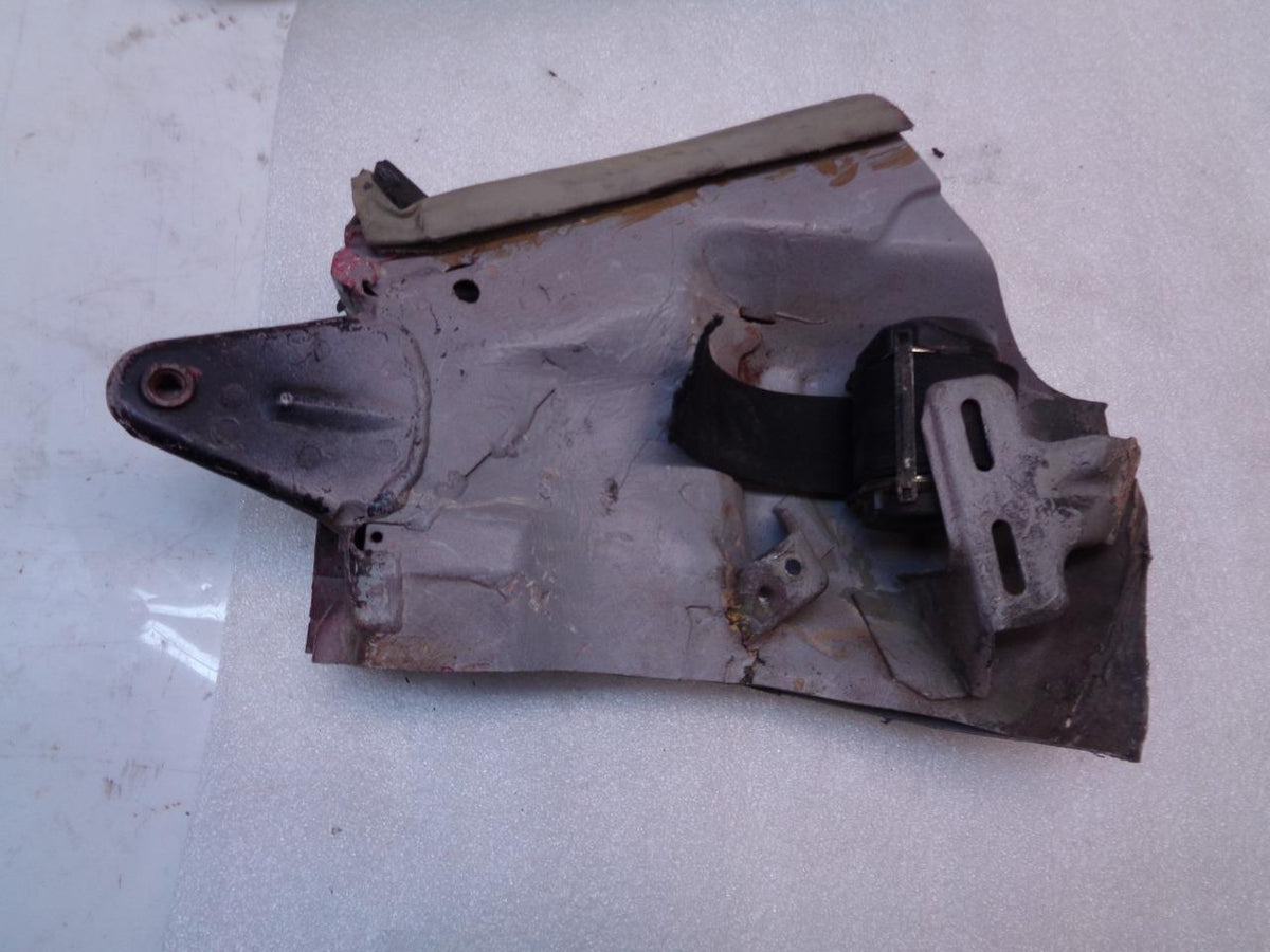 PAIR PORSCHE 911 LATE AIR COOLED CONVERTIBLE TOP MOUNTING ASSEMBLY PIECES R33