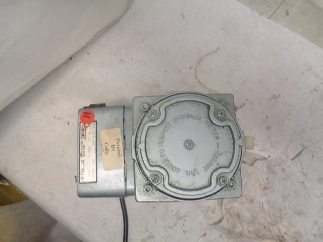 GAST VACUUM PUMP DOA-V192-AA 60HZ 115VAC NEW J1