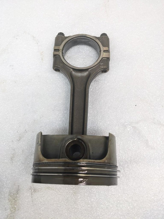 PORSCHE 911/996  CONNECTING PISTON ROD #2 9961031026R USED 996BGL2T2
