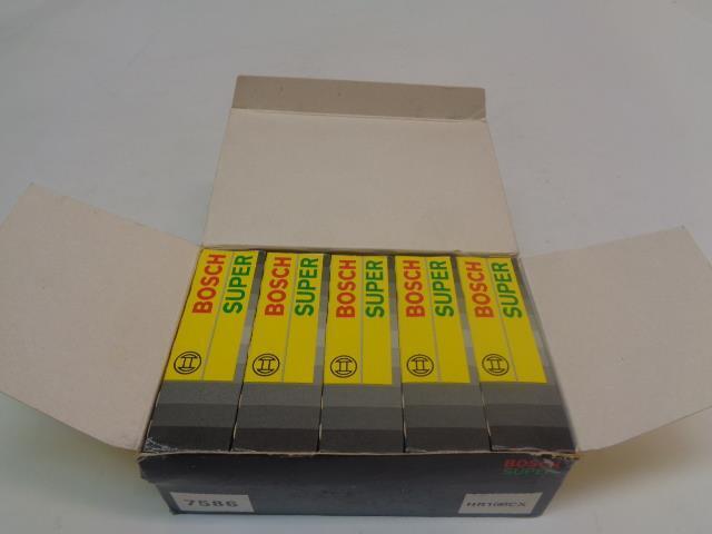 BRAND NEW BOSCH GMC SUPER SPARK PLUG 10 PACK 7586 R13T3