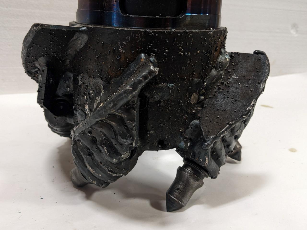 NEW UNBRANDED ROCK DRILL BIT 5 FLUTE APPROX. 8" OUTER DIAM. BSRG5