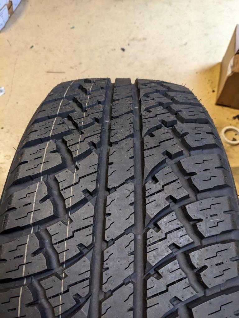 MAXTREK SU-800 BSW  LT 33 12.5 20 114S LRE 10PLY TIRE MH6526 CQ2