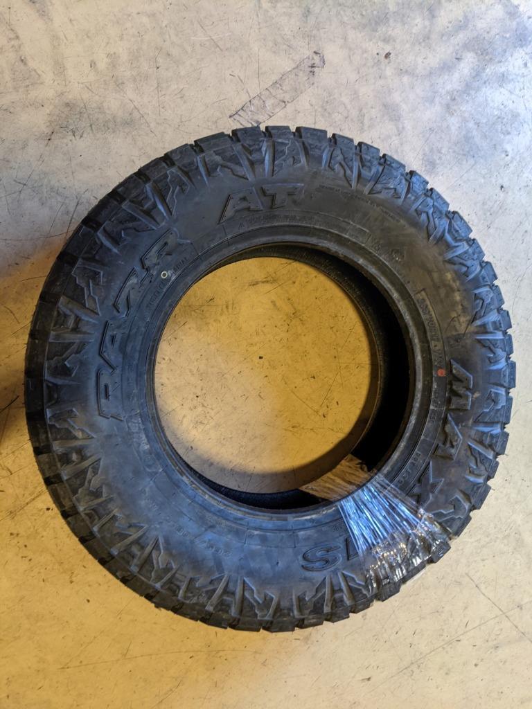 MAXXIS RAZR A/T (BSW) P 265 70 17 116T XL TIRE TP00250900 CQ1