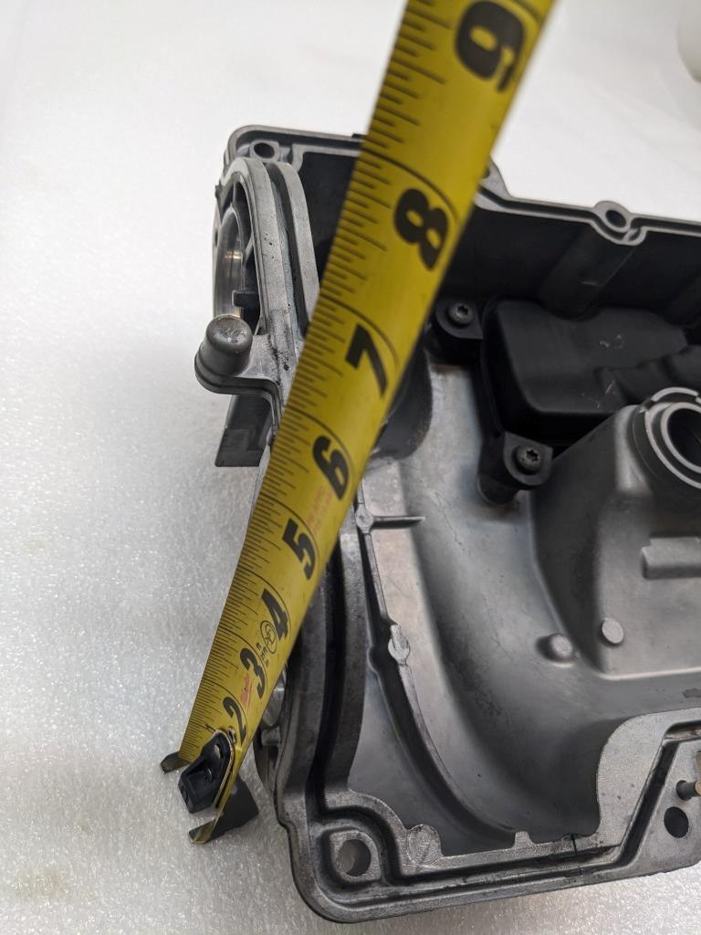 PORSCHE CAYENNE 15-18 RIGHT ENGINE VALVE CYLINDER HEAD COVER 94610513545 R24