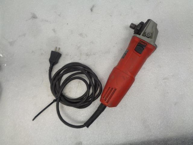 MILWAUKEE 4-1/2" 7 AMP SMALL ANGLE GRINDER 6130-33 USED R22