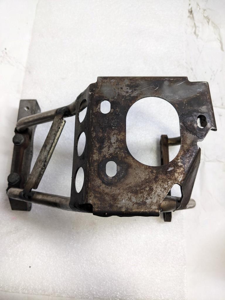 PORSCHE 996 MUFFLER SUPPORT BRACKET (RIGHT) 99611112854 USED 996BGL