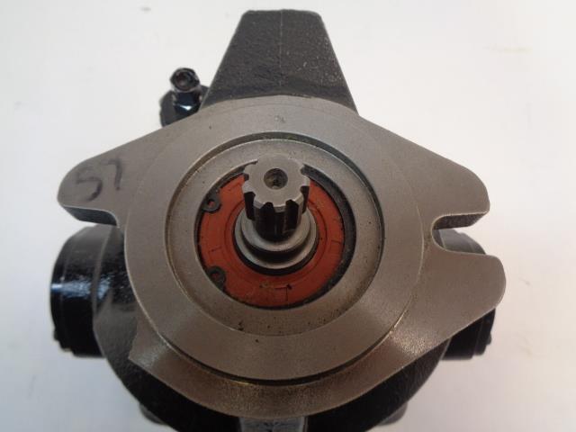 NEW PARKER PVP1636BRVP12X3932 HYDRAULIC PUMP DIV 3600 PSI 9T SPLINE PVP16 R34