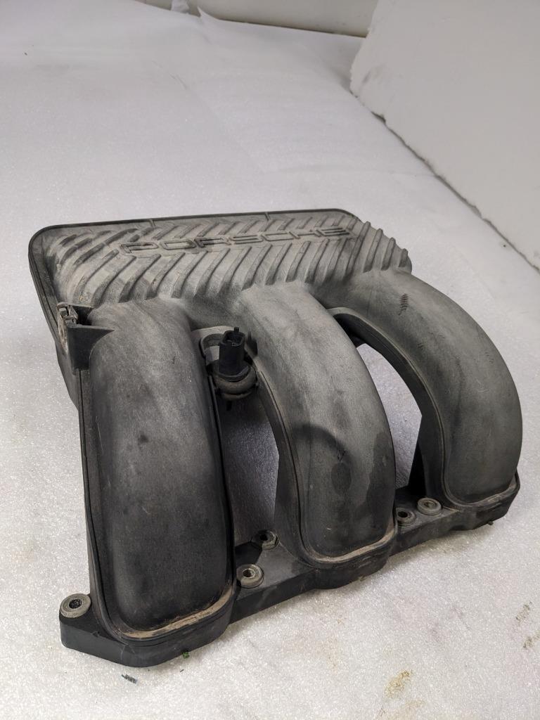 PORSCHE 911/996 INTAKE MANIFOLD/AIR DISTRIBUTOR 99611001555 USED 996B.G.L.